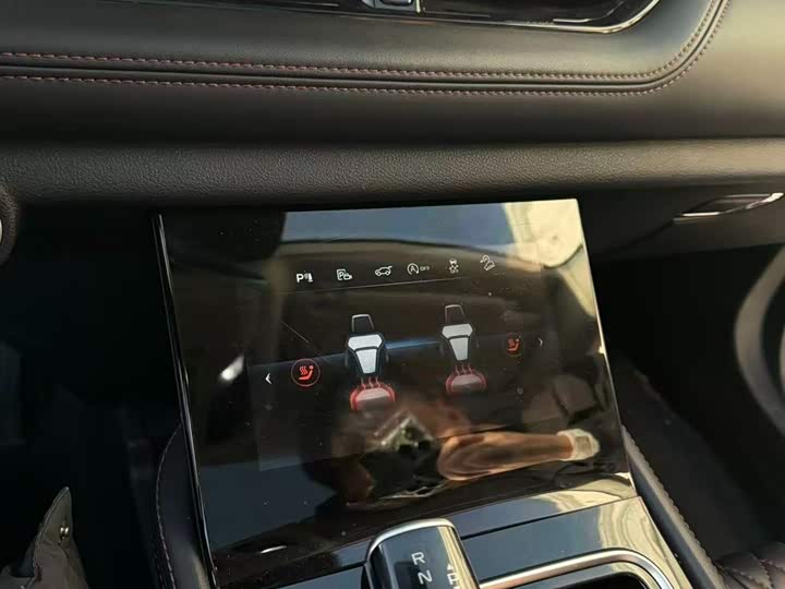 Фото 19 - Bestune T99