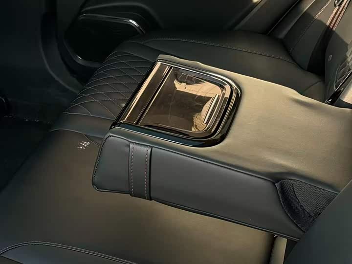 Фото 25 - Bestune T99