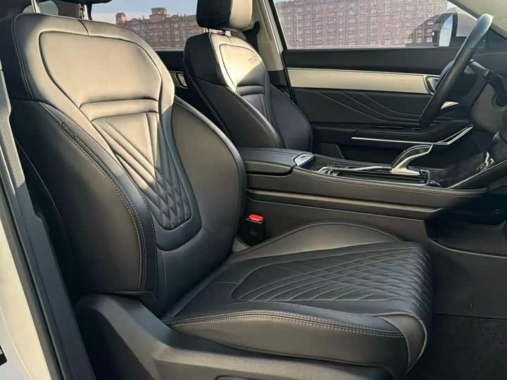 Фото 28 - Bestune T99