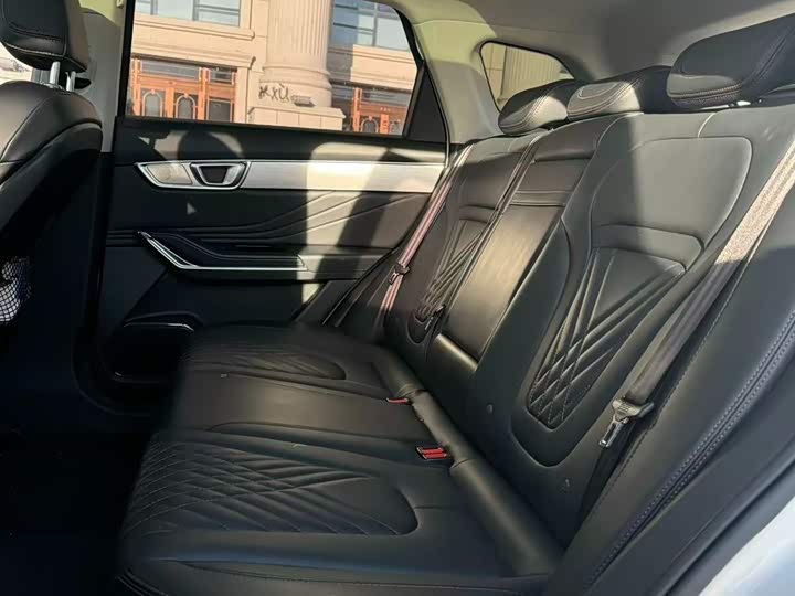 Фото 29 - Bestune T99