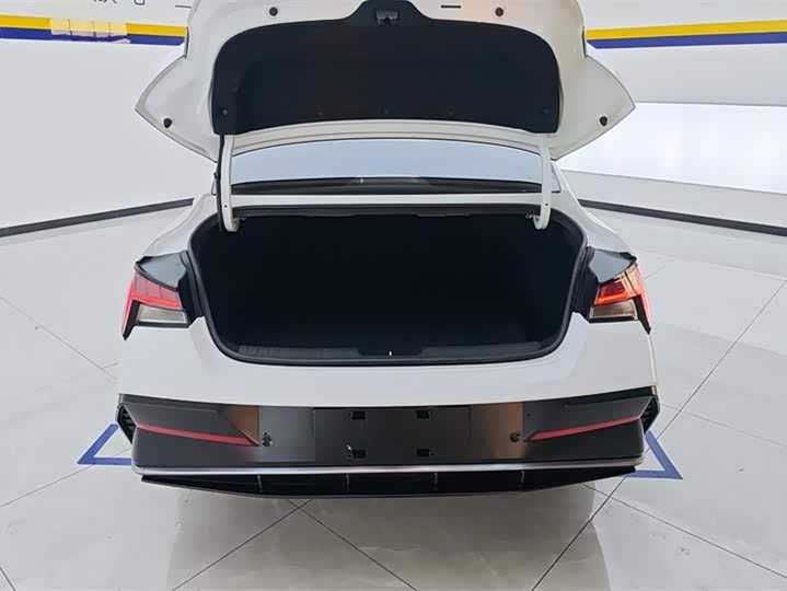 Фото 4 - Hyundai Elantra N line