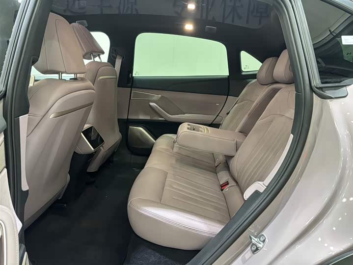 Фото 10 - Nio Onvo L60