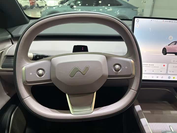 Фото 11 - Nio Onvo L60