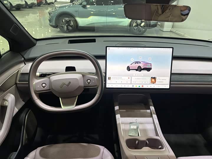 Фото 12 - Nio Onvo L60