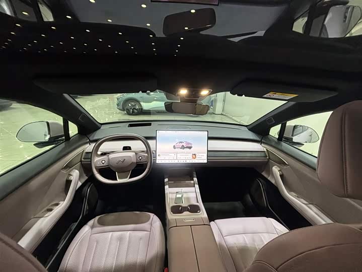 Фото 16 - Nio Onvo L60