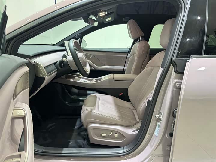 Фото 5 - Nio Onvo L60