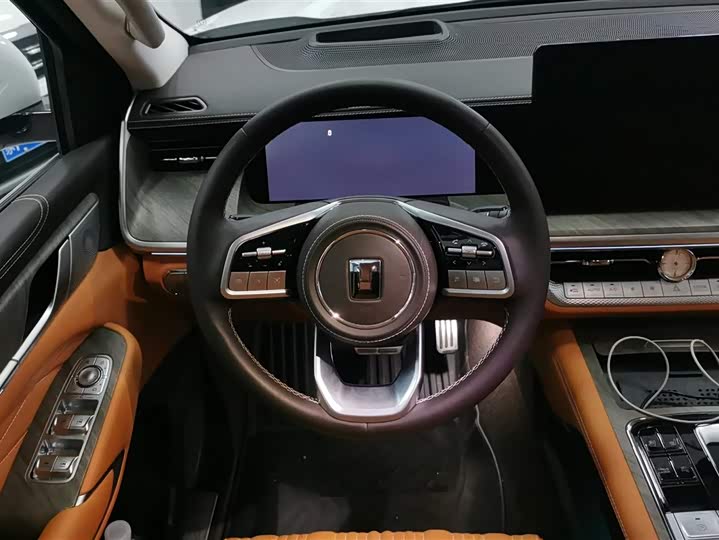 Фото 15 - Tank 500 Hybrid