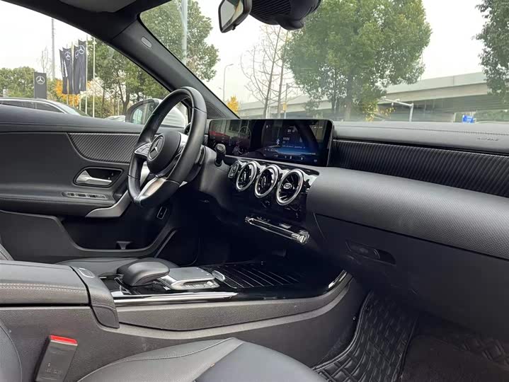 Фото 16 - Mercedes-Benz A-Class