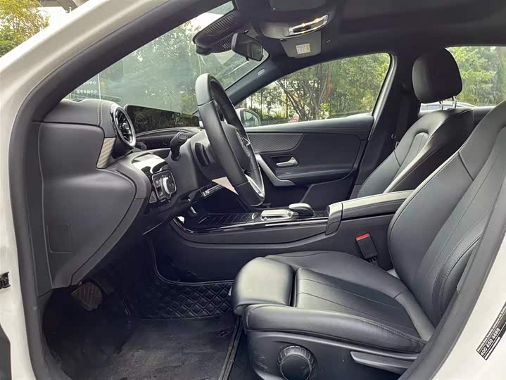 Фото 17 - Mercedes-Benz A-Class