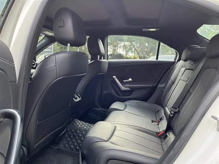 Фото 18 - Mercedes-Benz A-Class