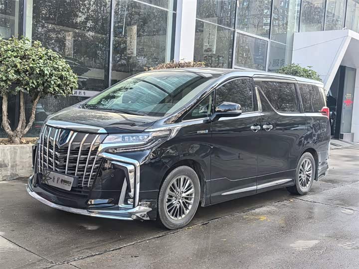 Фото 1 - Toyota Alphard