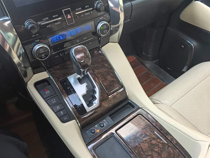 Фото 4 - Toyota Alphard