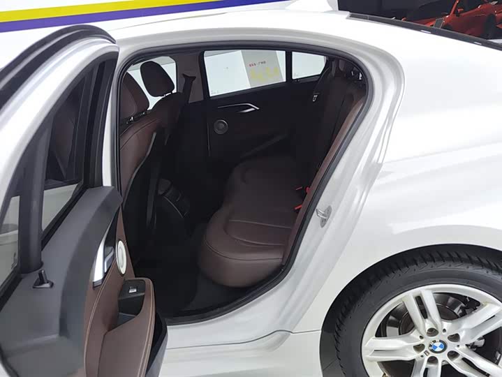 Фото 11 - BMW 1 Series