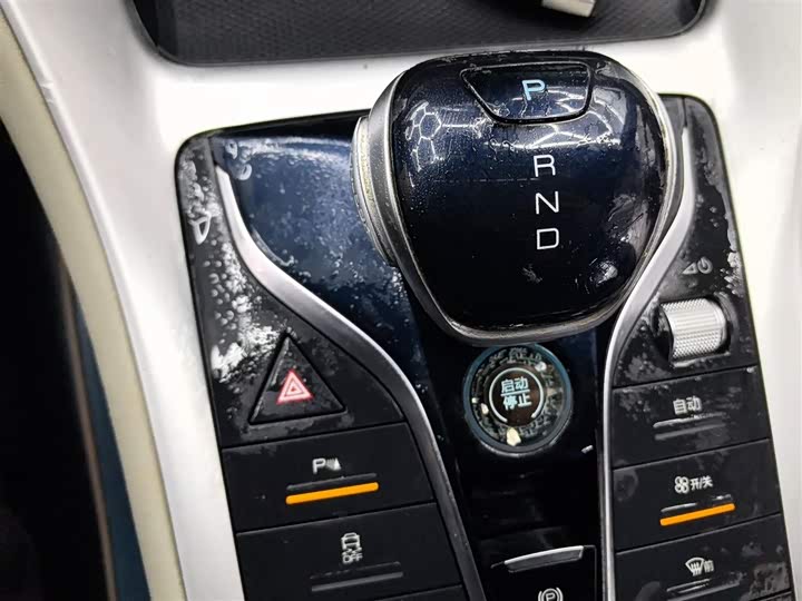 Фото 14 - BYD Song Pro