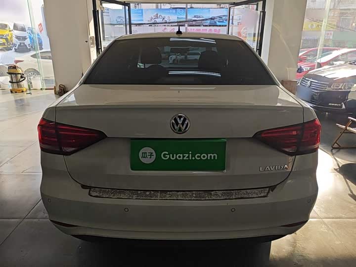 Фото 6 - Volkswagen Lavida