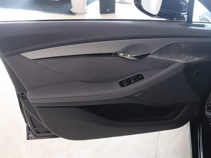 Фото 18 - Voyah Passion