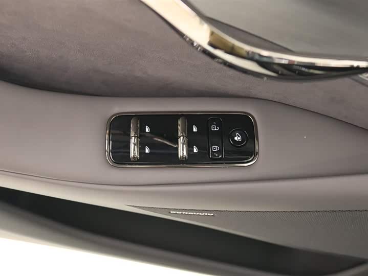 Фото 19 - Voyah Passion