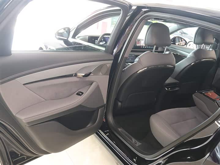 Фото 24 - Voyah Passion