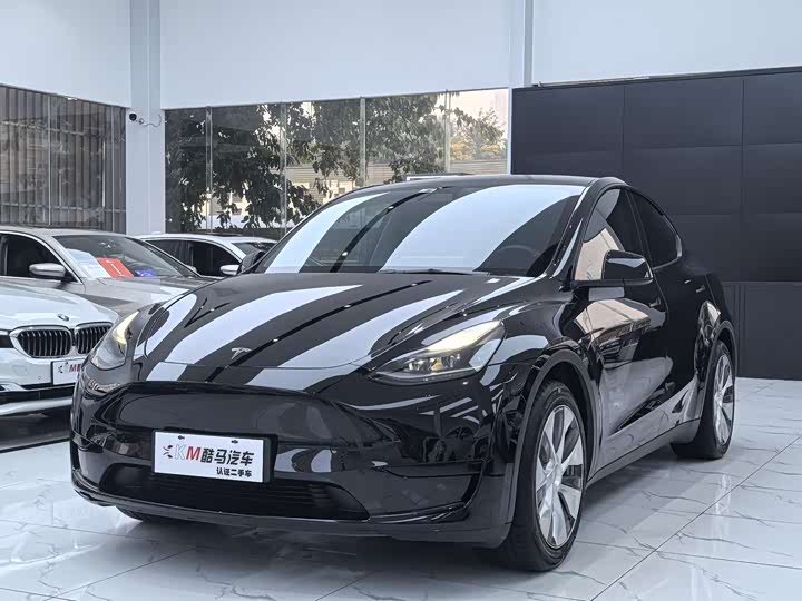 Фото 1 - Tesla Model Y