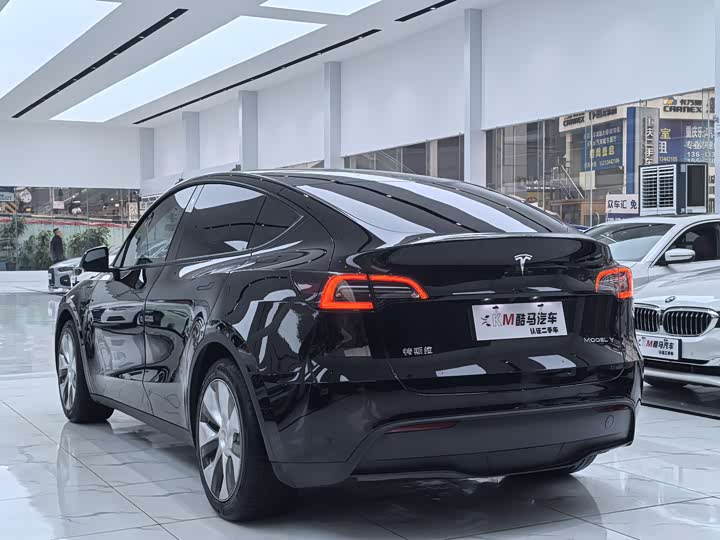 Фото 15 - Tesla Model Y