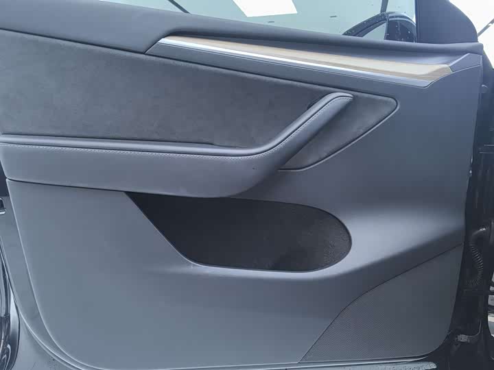 Фото 4 - Tesla Model Y