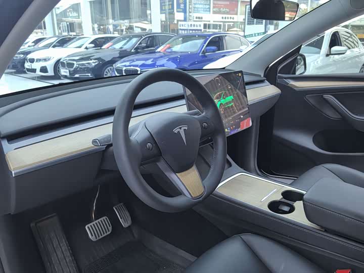 Фото 6 - Tesla Model Y