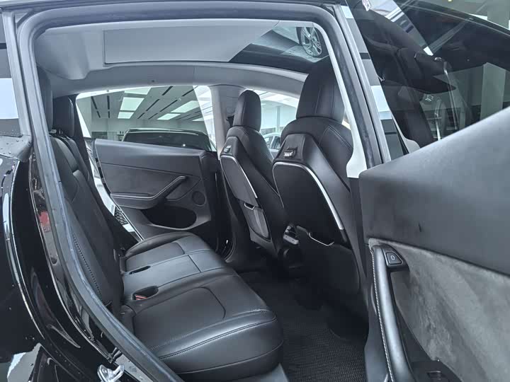 Фото 9 - Tesla Model Y