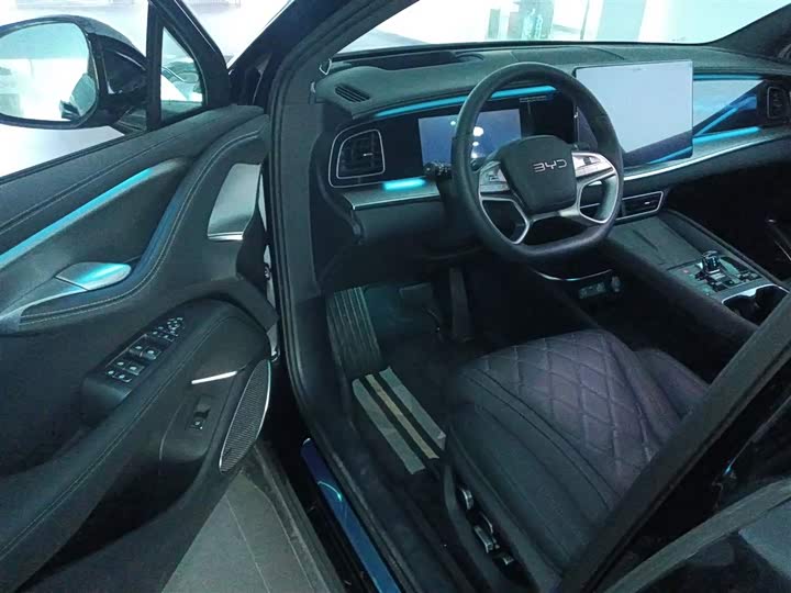 Фото 14 - BYD Sea Lion 07 EV