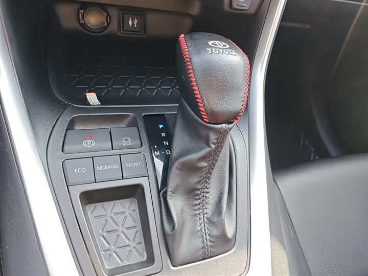 Фото 14 - Toyota Wildlander