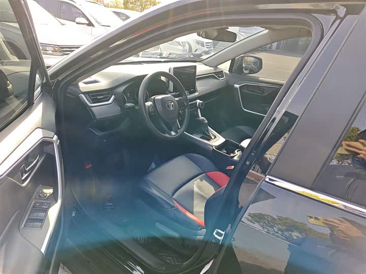 Фото 15 - Toyota Wildlander