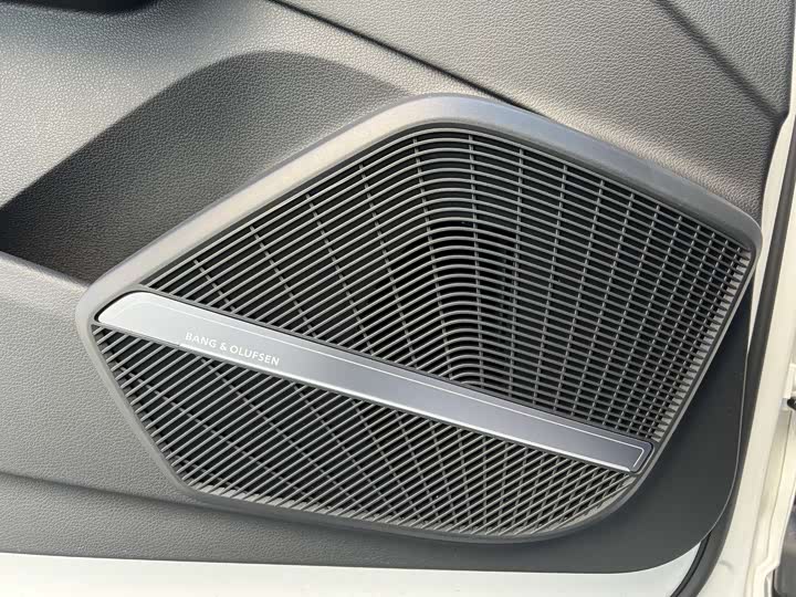 Фото 13 - Audi Q5L