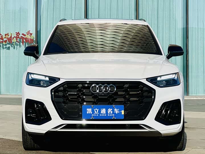 Фото 2 - Audi Q5L