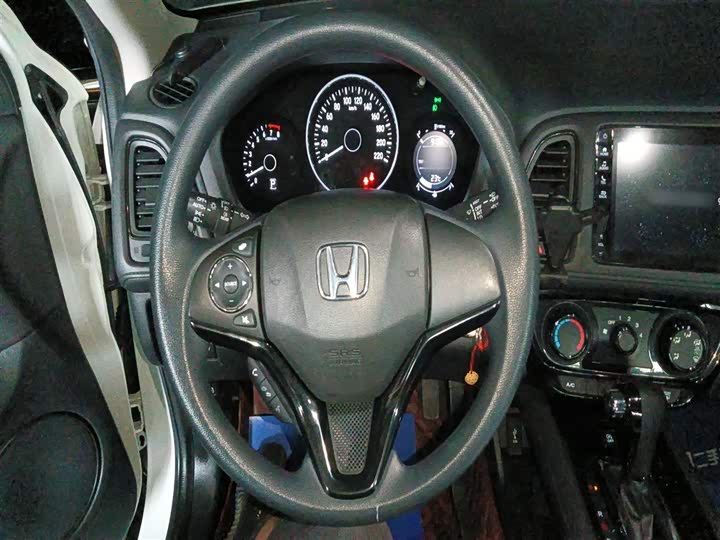 Фото 11 - Honda Vezel