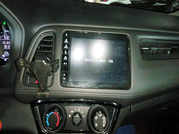 Фото 13 - Honda Vezel