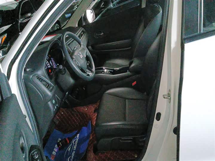 Фото 15 - Honda Vezel