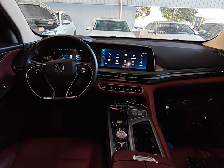 Фото 10 - Changan CS75 Plus