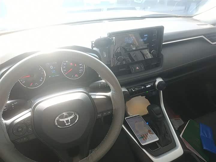 Фото 10 - Toyota Wildlander