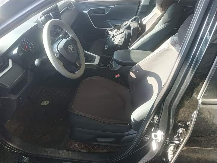 Фото 15 - Toyota Wildlander