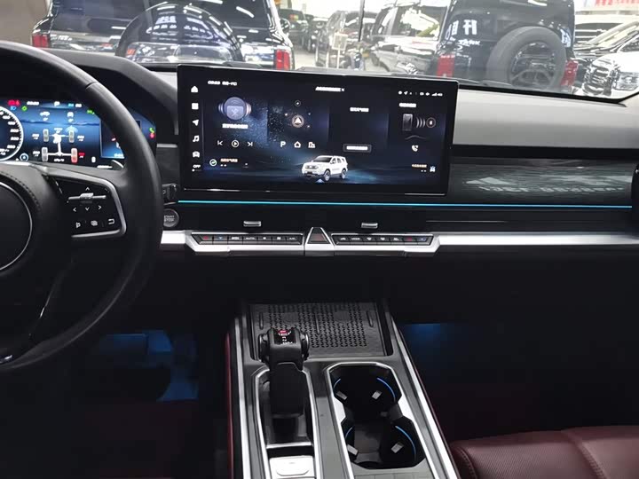 Фото 13 - Tank 400 Hybrid