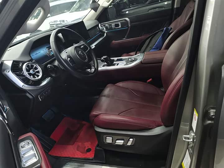 Фото 15 - Tank 400 Hybrid