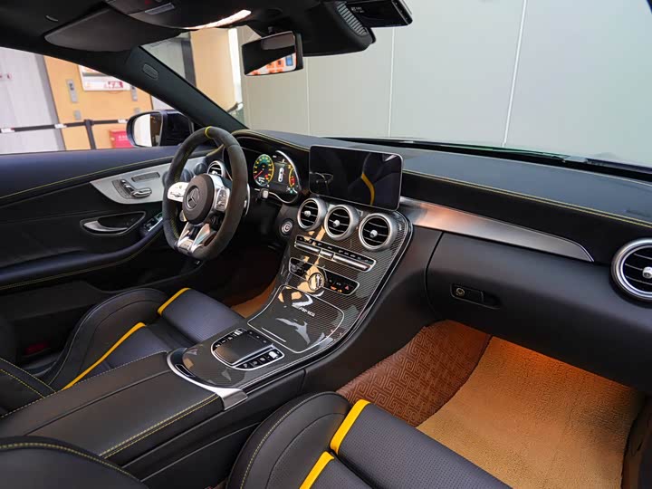 Фото 16 - Mercedes-Benz C-Class AMG