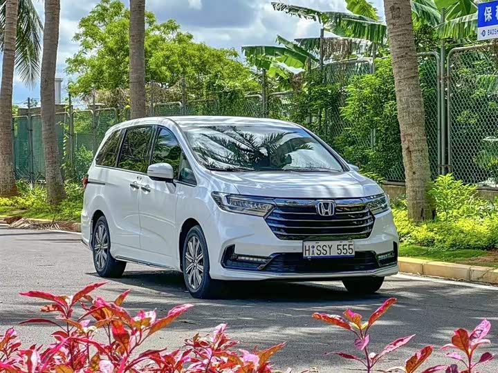 Фото 2 - Honda Odyssey