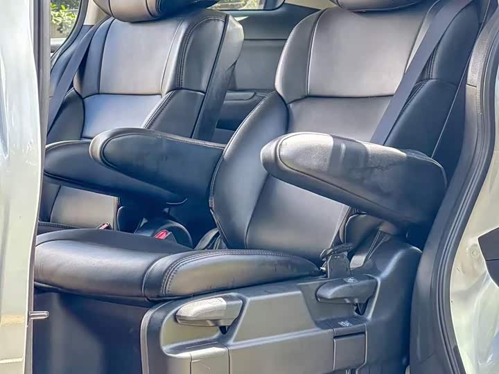 Фото 6 - Honda Odyssey