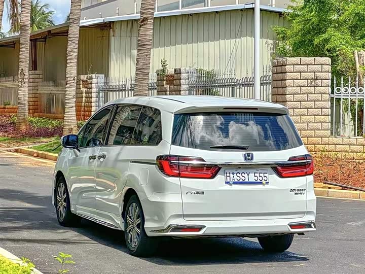 Фото 7 - Honda Odyssey