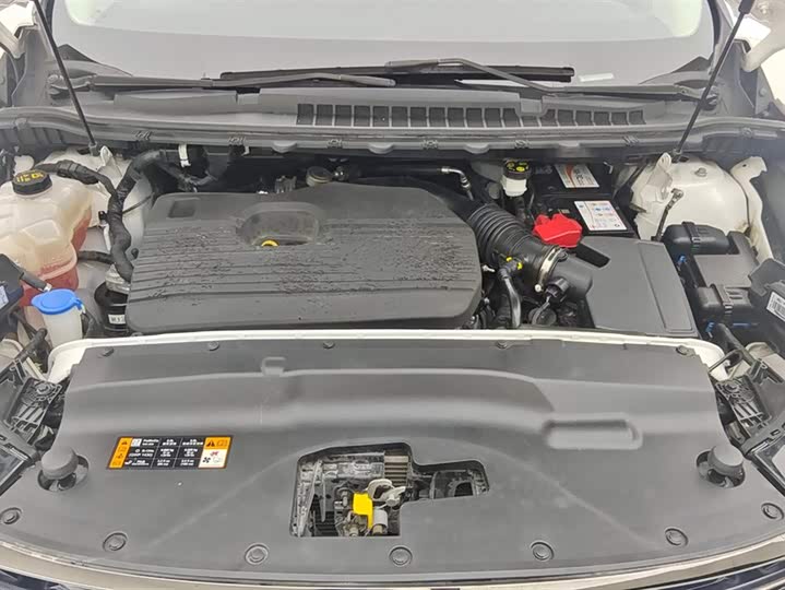 Фото 10 - Ford Edge