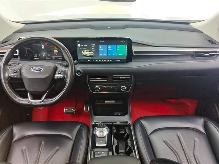 Фото 12 - Ford Edge