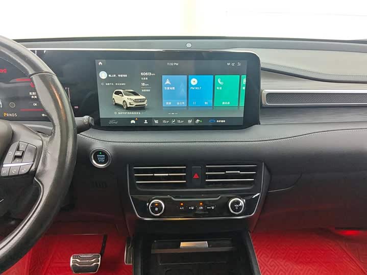 Фото 13 - Ford Edge