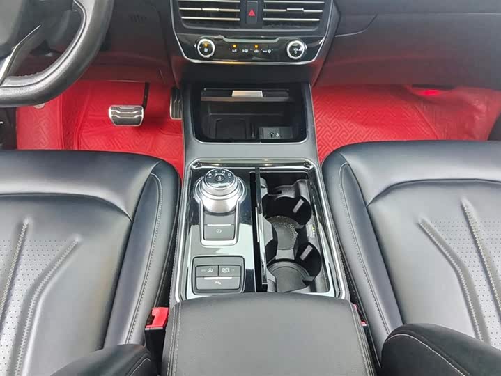 Фото 16 - Ford Edge