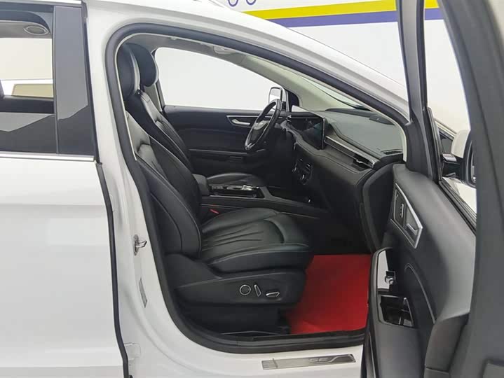 Фото 8 - Ford Edge