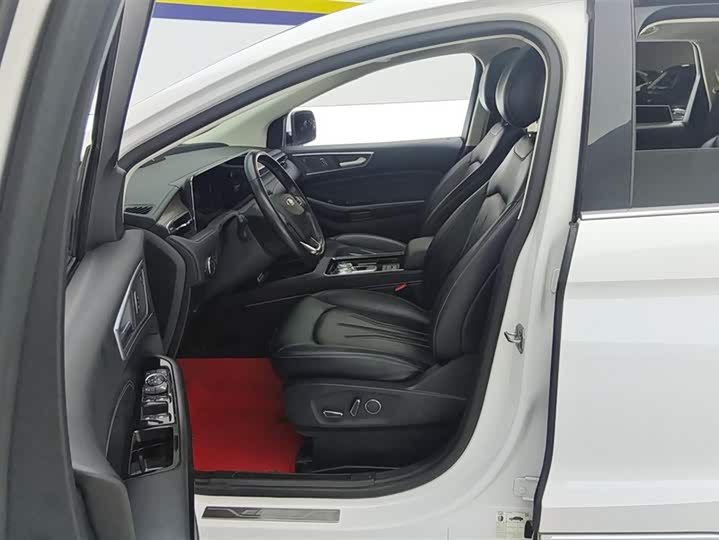 Фото 9 - Ford Edge